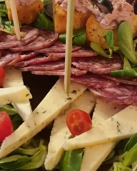 С мясом и птицей